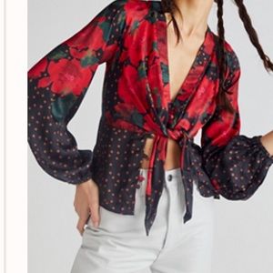 Free people blouse, never worn- new condition. Size xs.